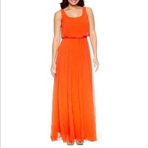 Long flowing dress with textured bottom